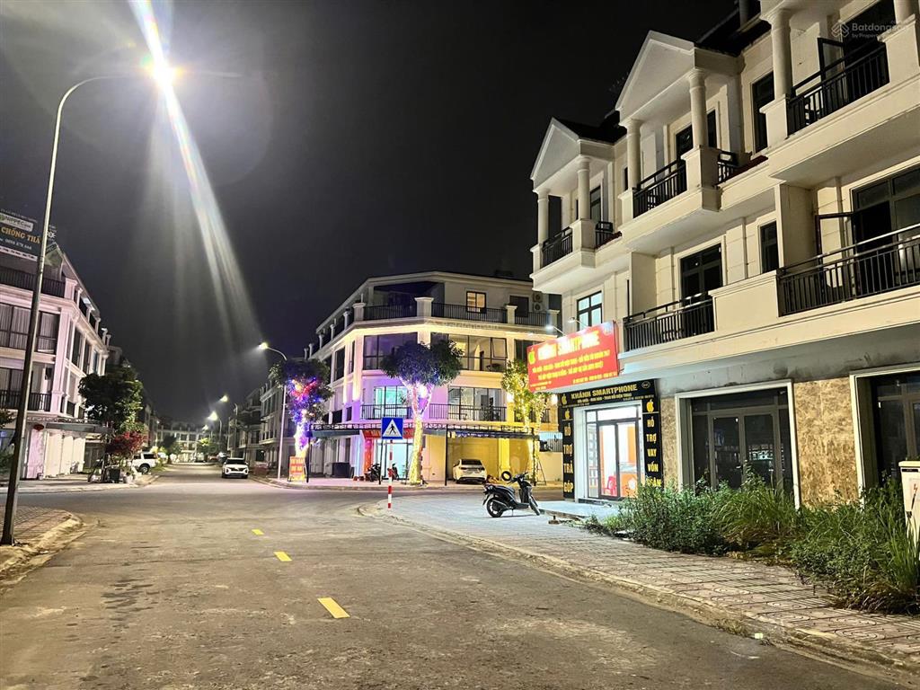 Bán shophouse sh2 4tầng dt75m2 centadiamond giá 6,12tỉ thấp nhất thị trường ,liền kế 7 tòa chung cư