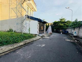 Đất hiếm linh tây! ngay phạm văn đồng  đường xe hơi né nhau, xây dựng tự do