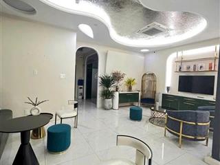 Tòa nhà mtnb lê văn sỹ. dt 5x30m, hđt 1.5 tỷ/năm