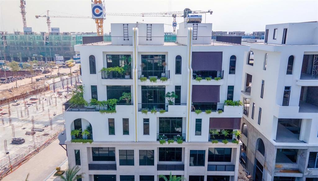 Chính chủ cần bán lk xẻ khe 120m², vaquarius văn giang, mt 8m, nhận nhà ở ngay. 0964 538 ***