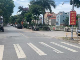 Mặt phố nguyễn văn hưởnggiang biênlong biêndt 152m2*5 tầng*mt 7mphân lôoto đỗ cửavỉa hèkd