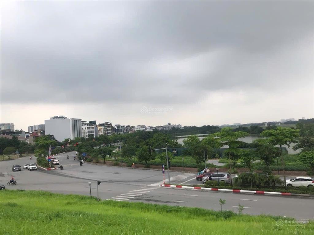 Bán đất ngọc thuỵ long biên dt 340m2 lô góc oto đỗ cửa cách đường hồng tiến 300m view thoáng kd