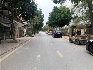 Thửa đất cực hiếm  dt 82m2*lô góc gần vinhomes riverside 3 oto tránh vỉa hè vừa ở  vừa kinh doanh