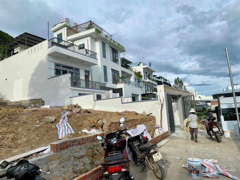 Đất bán view biển cực đẹp dt 600m2(20x30m) ôtô tận nơi vĩnh hoà nha trang chỉ 41tr/1m2