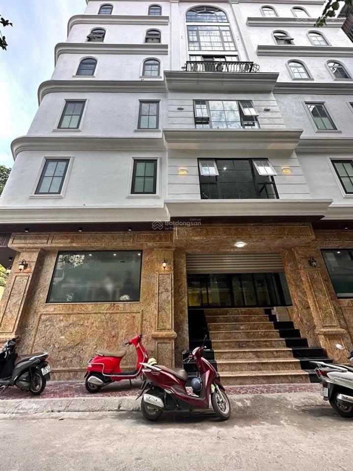 Chân dài hoàng quốc việt cầu giấy. lô góc, kinh doanh. 36m 6 tầng mt 7.2m giá 14.2 tỷ