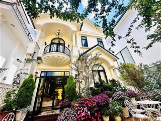 Bán căn biệt thự, villa cực sang gồm 11 phòng ngay trung tâm giá 20 tỷ