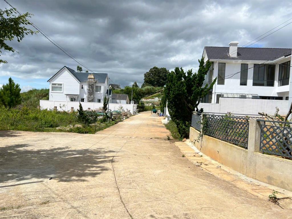 Đất sổ riêng xây dựng 3,5 tỷ đường ô tô tận đất khu biệt thự đẹp cần bán gấp rẻ nhất khu