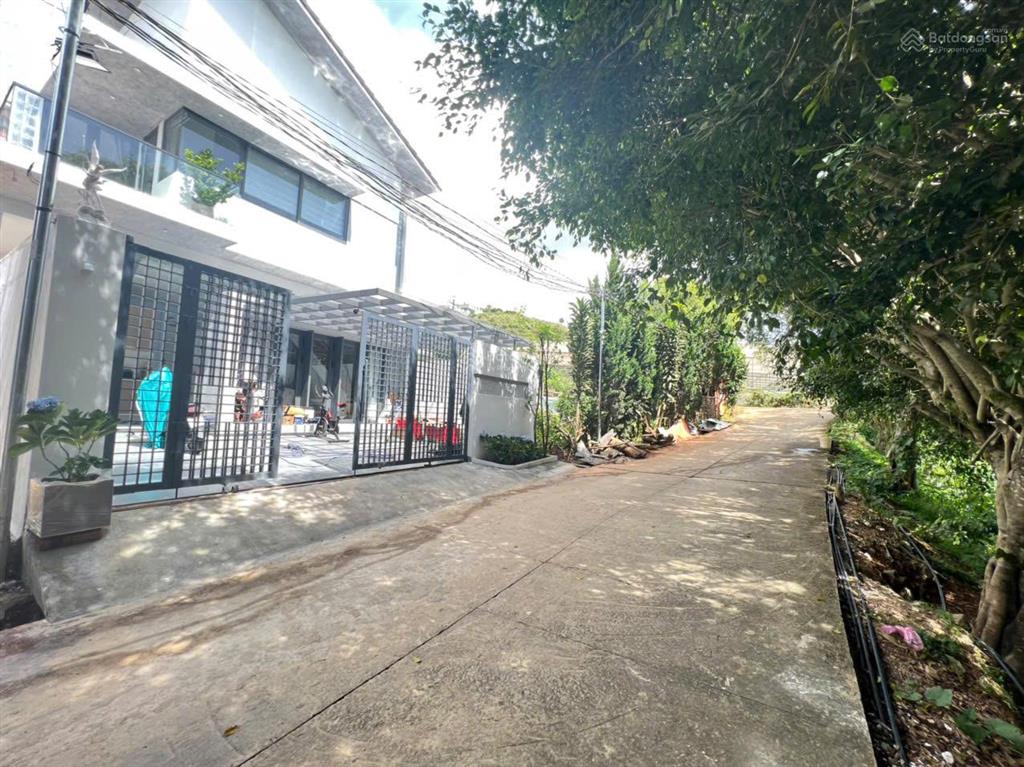 Đất sổ riêng xây dựng 3,5 tỷ đường ô tô tận đất khu biệt thự đẹp cần bán gấp rẻ nhất khu