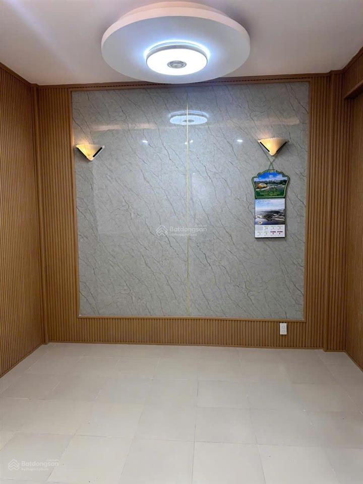 Bán tầng trệt chung cư ngô quyền 2,3 tỷ nhà mới sổ hồng riêng sang tên