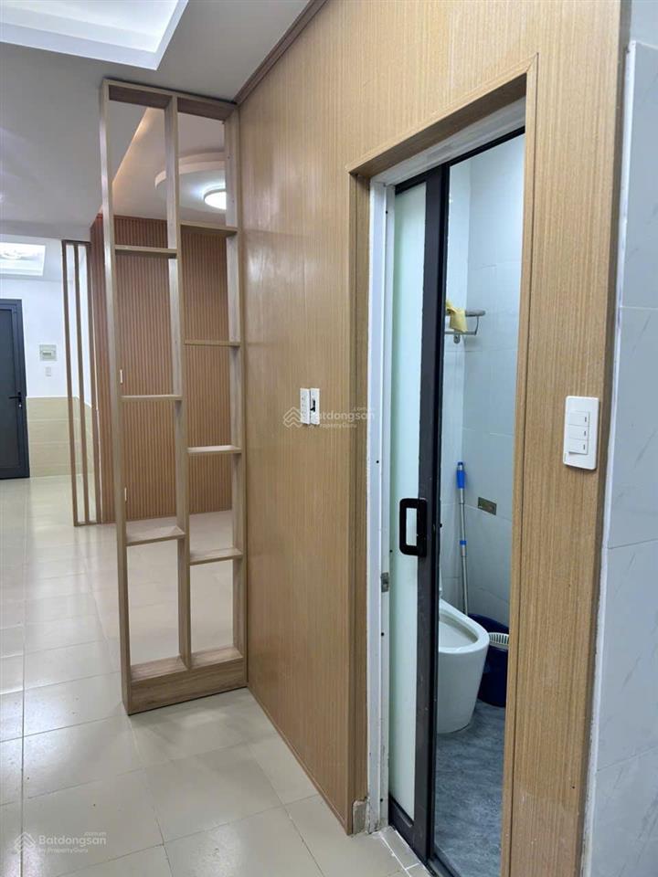 Bán tầng trệt chung cư ngô quyền 2,3 tỷ nhà mới sổ hồng riêng sang tên