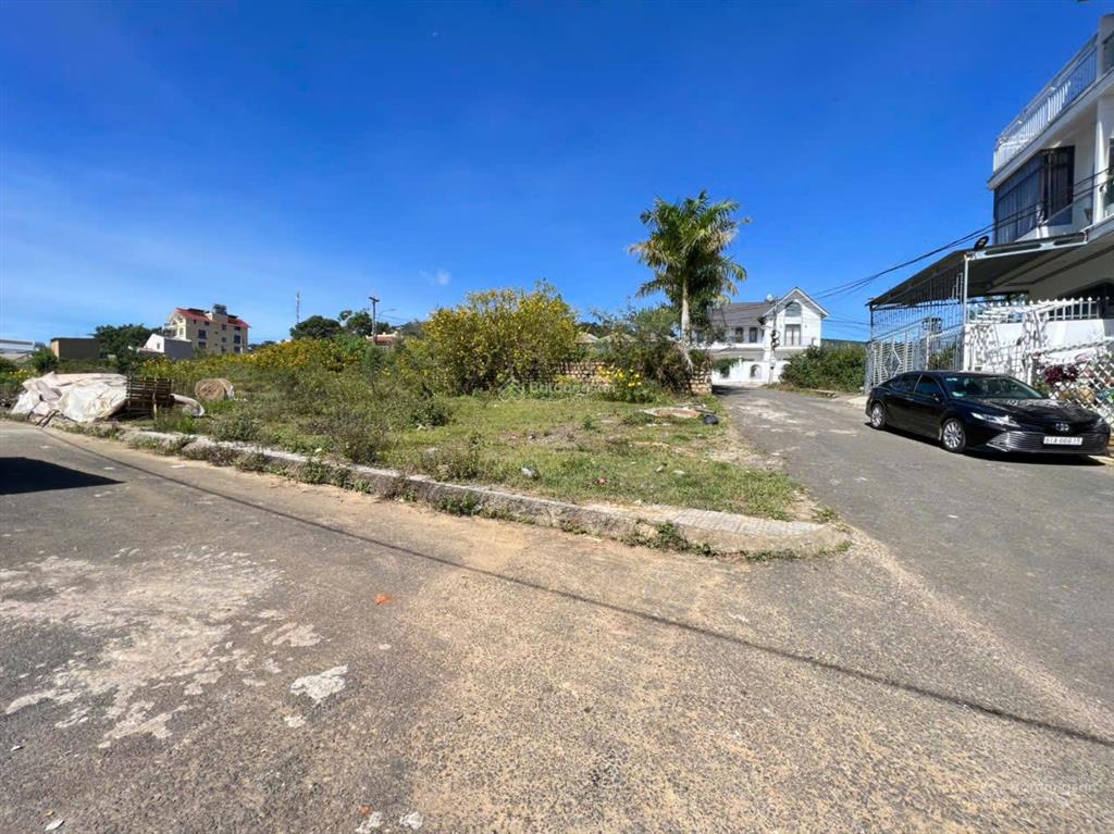 Bán lô góc 2 mặt tiền đa phú vị trí đẹp giá cực tốt chỉ 6,6 tỷ thương lượng