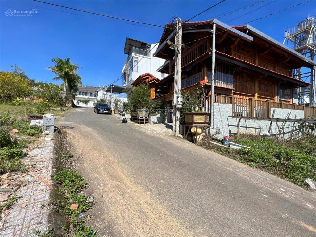 Bán lô góc 2 mặt tiền đa phú vị trí đẹp giá cực tốt chỉ 6,6 tỷ thương lượng