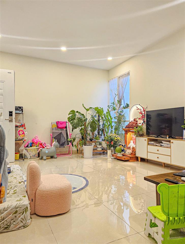Em đang có căn 62m2 2pn 2wc giá từ 2,09 tỷ (view thoáng đẹp, nhà sạch sẽ, bao thuế phí)