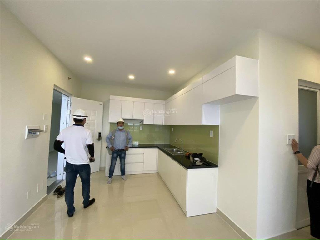 Tôi kẹt tiền cần bán căn góc 3pn 2wc 79m2 giá 2,910 tỷ tặng lại nội thất