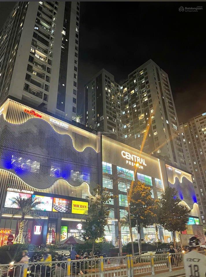 Bán officetel central premium quận 8 diện tích 31m full nội thất đang cho thuê 8tr. chỉ 2050 t