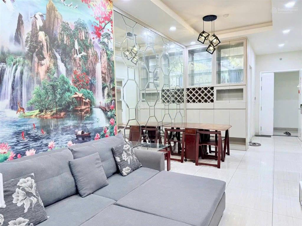 Cho thuê căn moonlight baulevard.510 kính duong vương. 2pn chỉ 10tr.