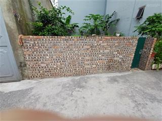 Siêu phẩm đất trâu quỳ  cách 1 nhà ra đường ô tô tránh  trung tâm thị trấn  dân trí cao.