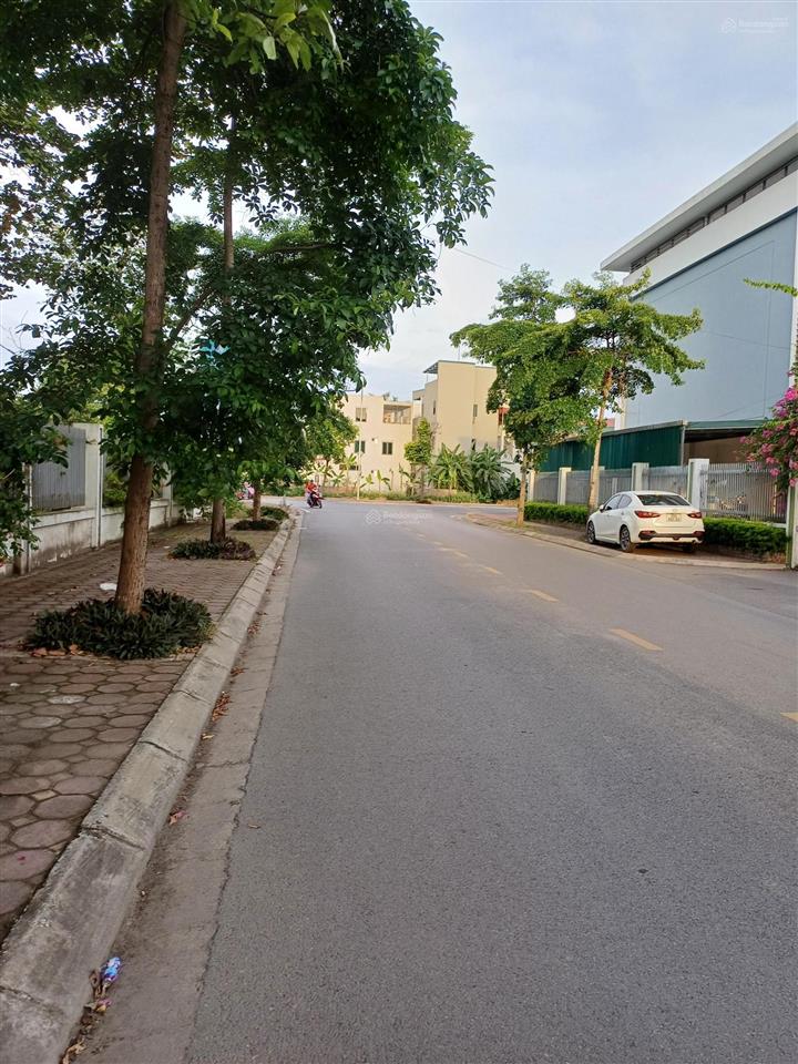 2 thoáng mảnh duy nhất còn sót tại lệ chi gia lâm hiếm an ninh cực tốt ở sướng 2,168 tỷ.