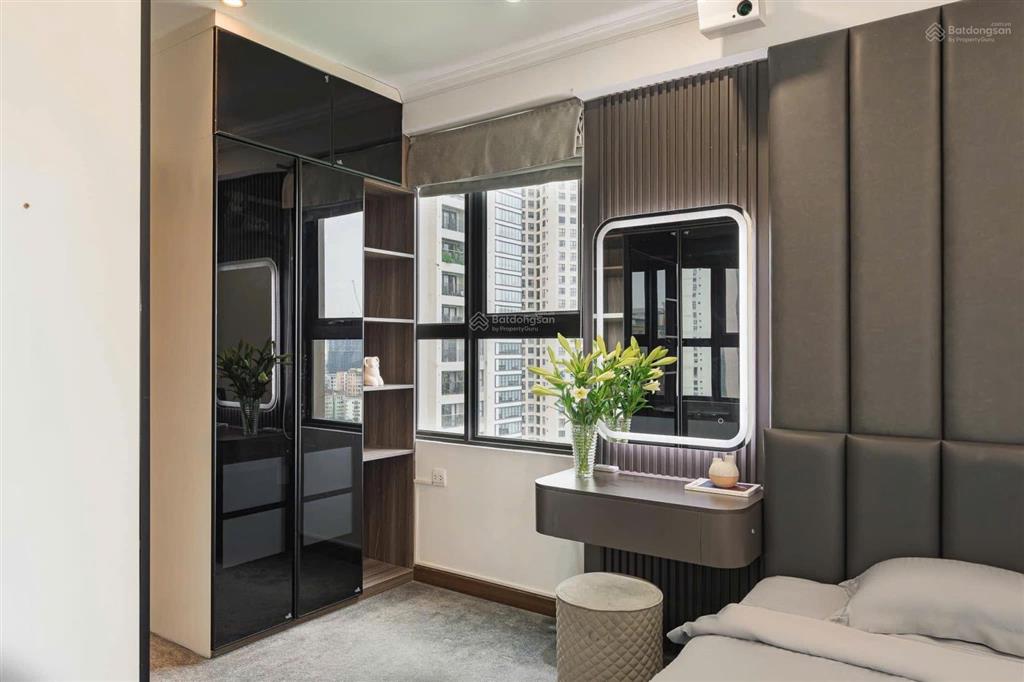 Gấp! chính chủ để lại suất ng mã căn b06, 2pn 76m2, hướng đn, giá mở bán đợt 1 không chênh, tầng 21