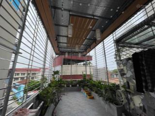 Hot hiếm  nhà mới 5t thang máy 450kg  oto đỗ cửa sẵn ở ngay  gần bv thanh nhàn lõi hbt