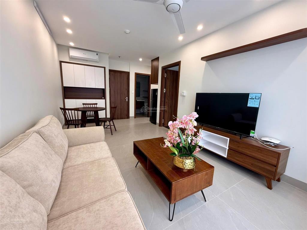 Bán nhà mặt phố tràng tiền  phường tràng tiền  gần nhà hát lớn  hồ gương  nhà đẹp ở ngay