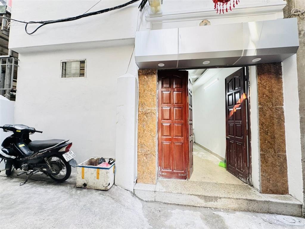 Lô góc lĩnh nam nhà vuông như bánh chưng, 30m² x 5 tầng, chỉ 5,68t cách ô tô 20m