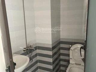 Cho thuê nhà góc 2mt hẻm dương đức hiền, 5x23m, 3 lầu, giá 50 triệu