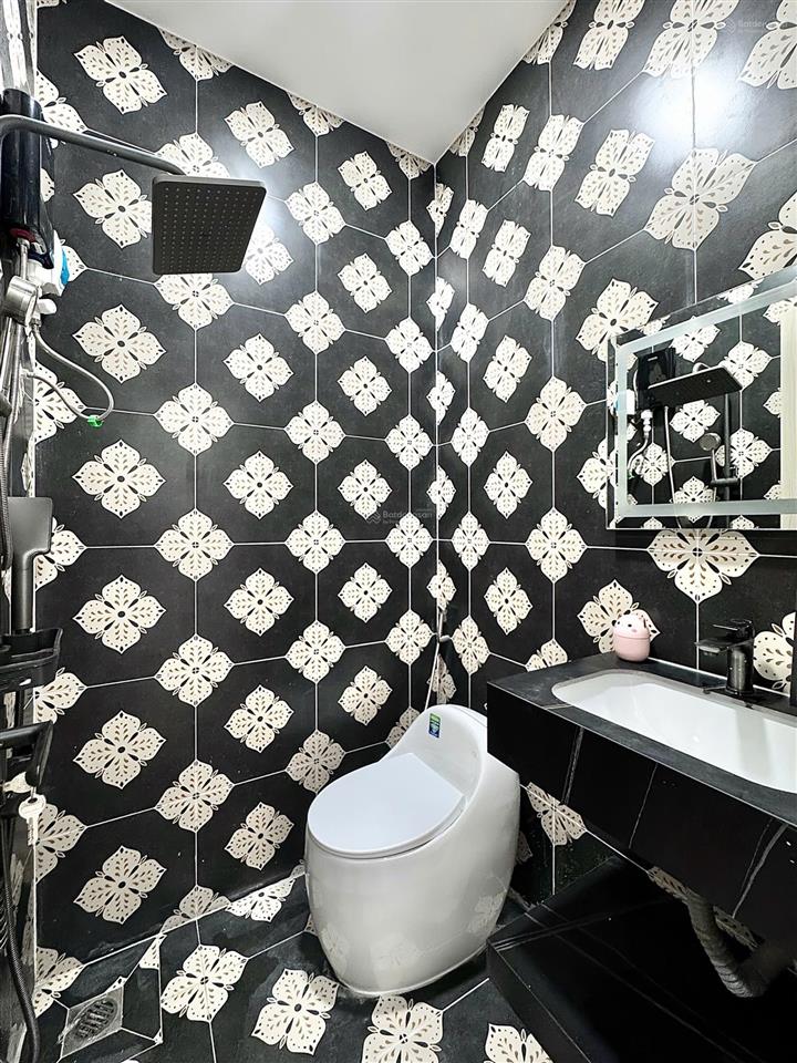 Studio ban công đầy đủ nội thất ở ngã tư bảy hiền