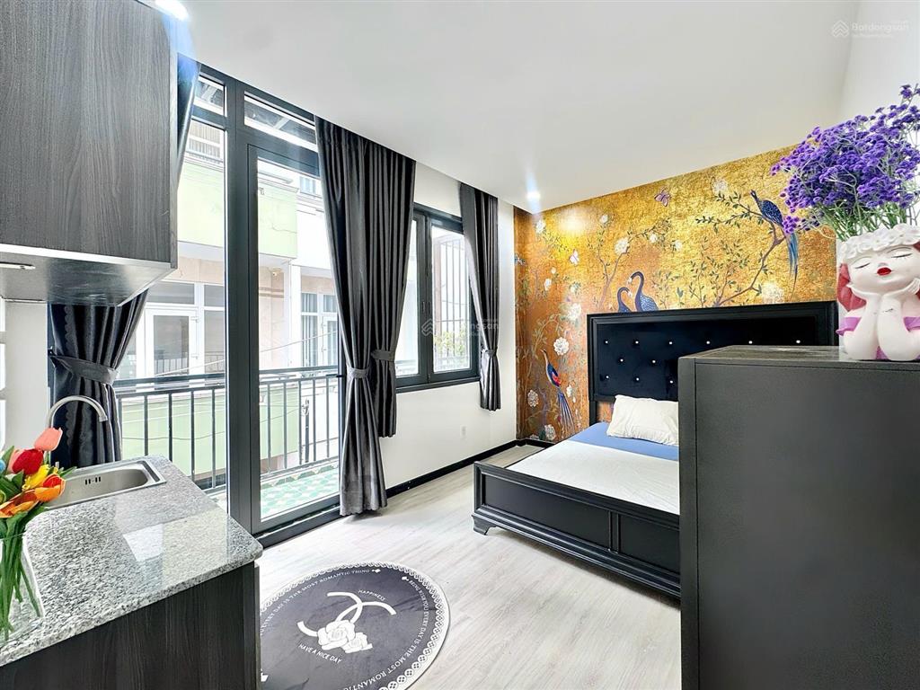 Studio ban công đầy đủ nội thất ở ngã tư bảy hiền