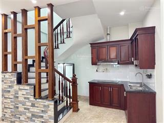 Bán nhà riêng 30m2, 4pn, 4wc, giá tốt tại hoàng quốc việt, nghĩa đô, cầu giấy, hà nội
