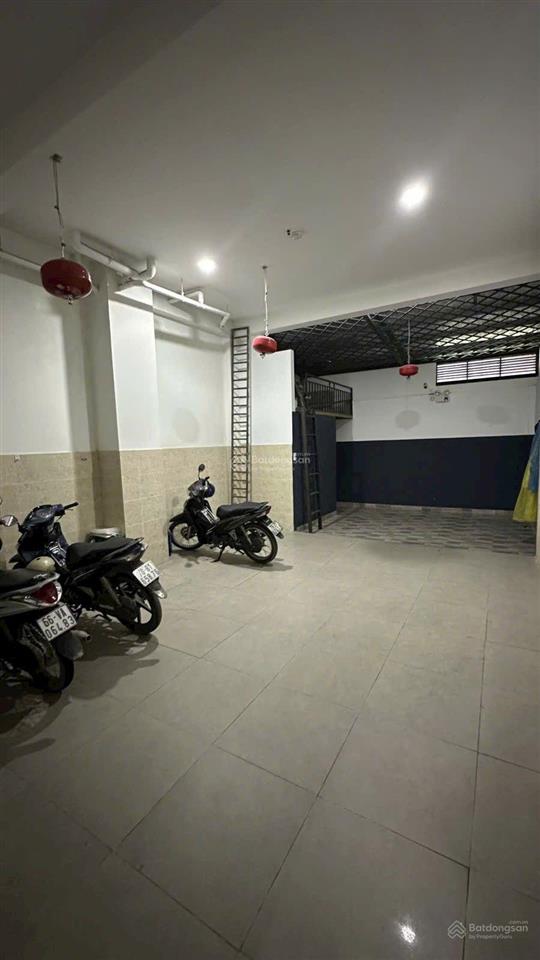 7,9 tỷ. căn hộ dịch vụ 4 tầng 110m(5x22), kề bên đh marketing, võ văn hát giá 8,6 giảm còn 7,9 tỷ