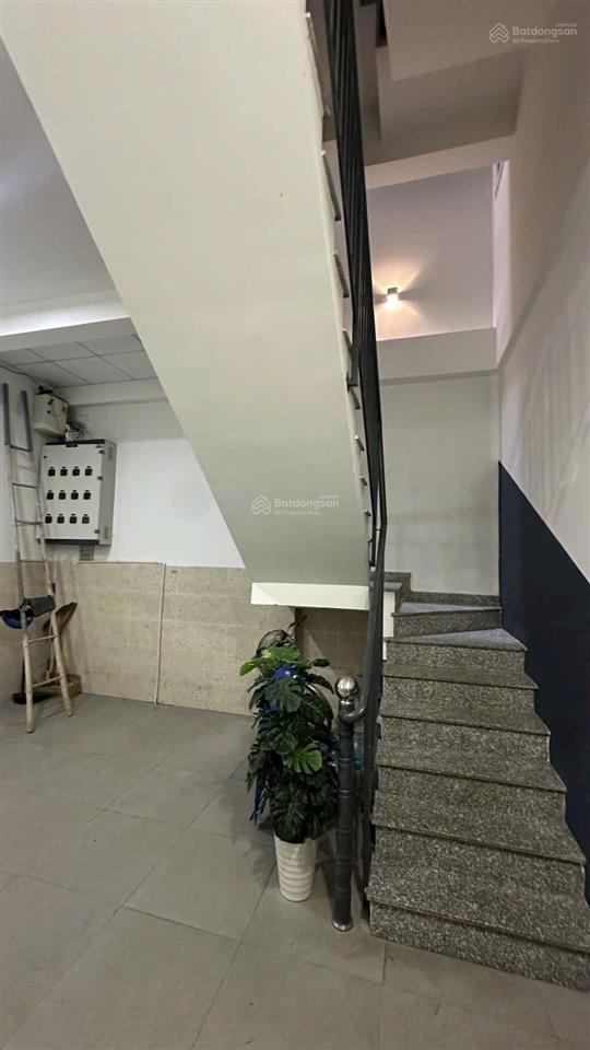 7,9 tỷ. căn hộ dịch vụ 4 tầng 110m(5x22), kề bên đh marketing, võ văn hát giá 8,6 giảm còn 7,9 tỷ