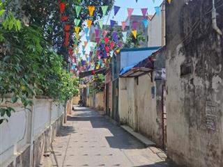 BÁN ĐẤT TỔ 5 – YÊN NGHĨA – 60M² – LÔ GÓC, Ô TÔ NGỦ TRONG ĐẤT Vị trí đẹp, ngõ thông thoáng, dân cư đông đúc. 