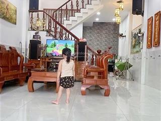 Nhà đẹp 2 tầng phạm đăng giảng bình hưng hoà bình tân dt 5x16,5m giá 5,4 tỷ.