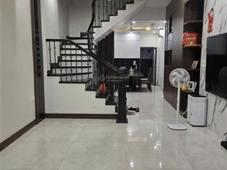 Bán nhà mới xây ngõ thông phong  tôn đức thắng  ô tô cách 20m  dt 51m2, 5 tầng 1 tum, mt 4.1m