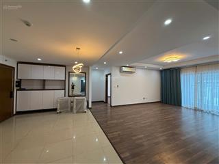 Em cần bán căn hộ cao cấp goldmark city diện tích 152m2 tk 4n2vs