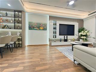 Em có căn hộ 2pn goldmark full nội thất, sổ đỏ sẵn
