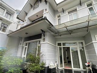 Ngay mặt tiền đường nguyễn bỉnh khiêm q1. dt 5x25m  xd 3tầng  sân thượng