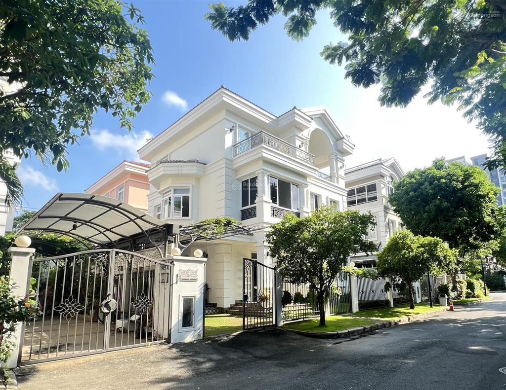 Bán biệt thự view sông thoáng mát khu vip sang trọng compounddt 12x28m  giá 62ty.