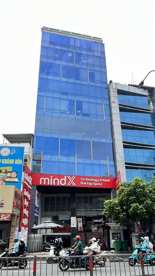 Ngộp bank  bán toà building mt ngay cx đô thành quận 3  dt 11x20m, xd hầm 7 tầng  giá 42 tỷ