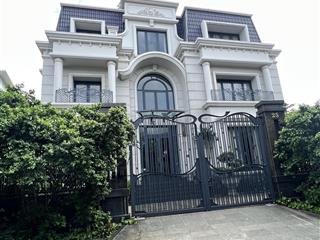 Bán biệt thự trần não quận 2 view sông sài gòn  dt 12x28m xd 3 tầng ct  giá 52 tỷ