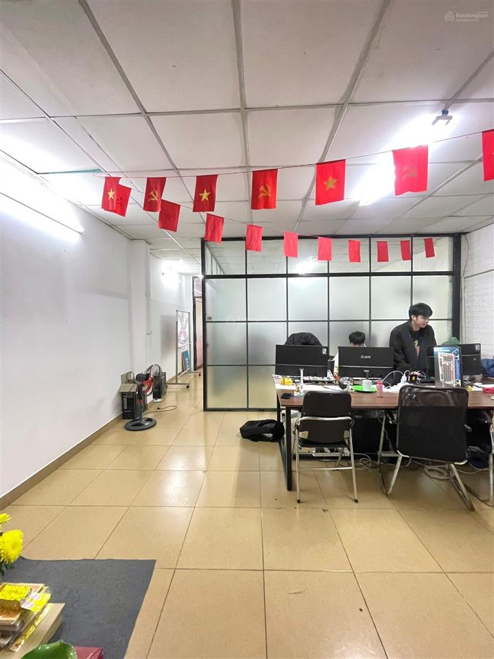 Ngộp gấp bán nhà 2 mặt tiền võ thị sáu q3  dt 4,5x18m  5 tầng  cho thuê 3000$  giá 28tỷ