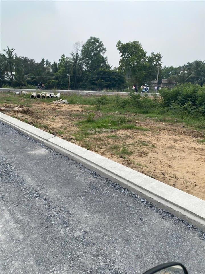 Chính chủ cần bán gấp nền đất 100m2 ngay tại thị trấn đức hoà sổ sẵn sang tên ngay