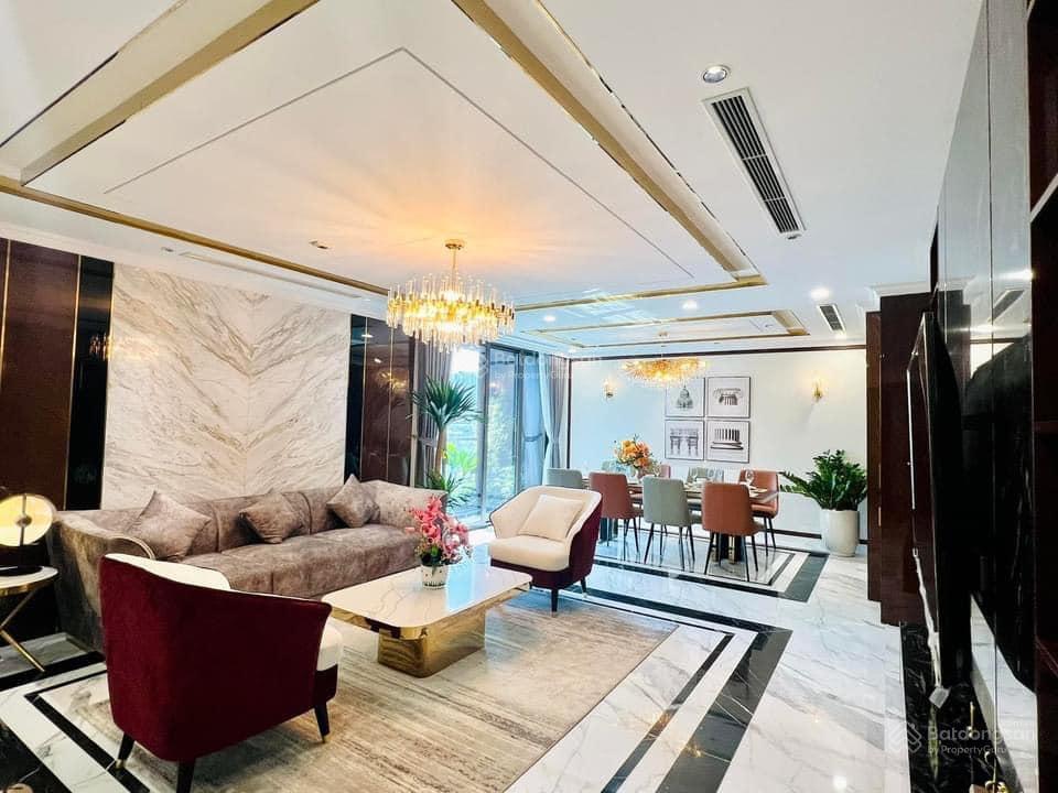 Cần bán chcc hoàng cầu skyline  36 hoàng cầu, 2pn, 67m2 giá 9tỷ.  0348 453 ***