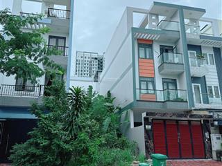 Cần tiền kd tôi bán gấp nền nhà phố 100m2  đường 20m hướng đông nam kdc 13e giá rẻ