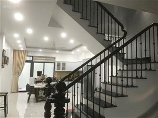 Tôi cần bán nhà nguyên văn căn 3 tầng  4 pn  4 wc ở kdc 13e intresco (như hình)