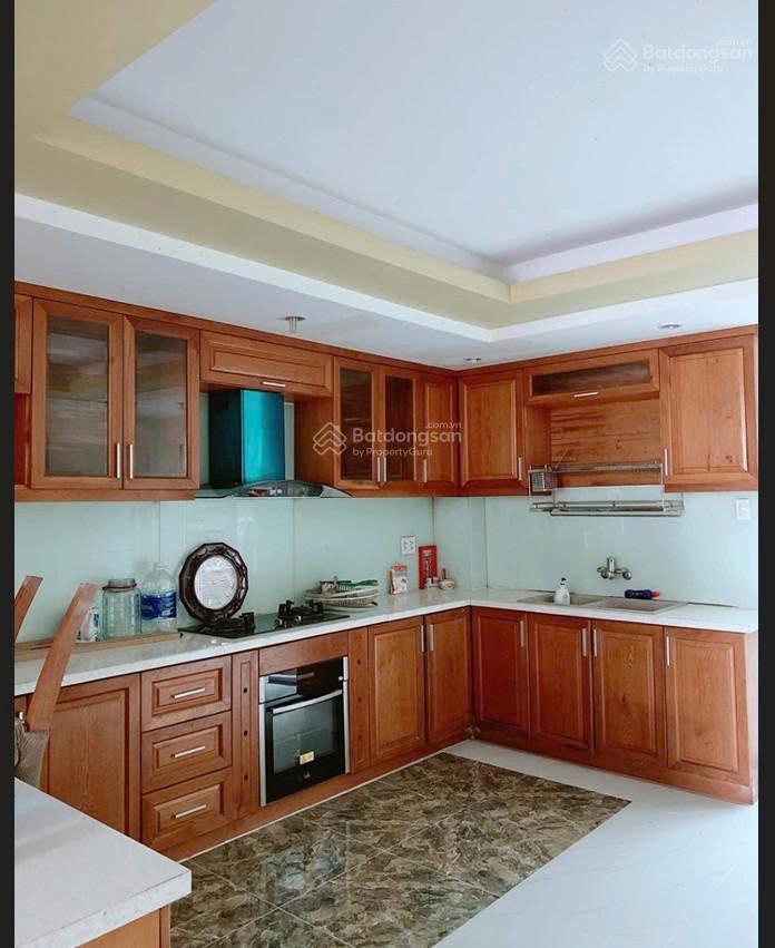 Cho thuê nhà nguyên căn 3 lầu  4pn 4wc full nội thất như hình ở kdc 13e intresco đường lớn 14m