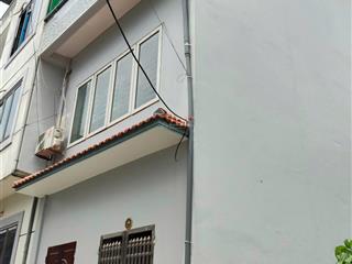 Cần bán nhà  đại áng thanh trì 30.2m2, 2 tầng 1 tum. giá chỉ 3.9 tỷ.  0969 409 ***