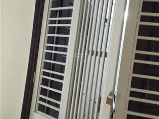 Cần cho thuê căn 409 nhà g4 mặt phố vũ phạm hàm 107m2, 3 n 2vs , nhà mới sơn sửa đẹp