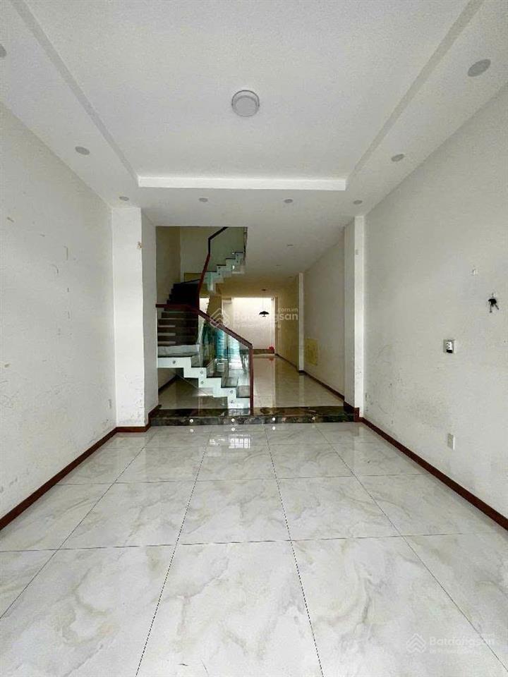 Dòng tiền 40tr/tháng, gần chợ tân quy, 04 tầng, dt 4x22m